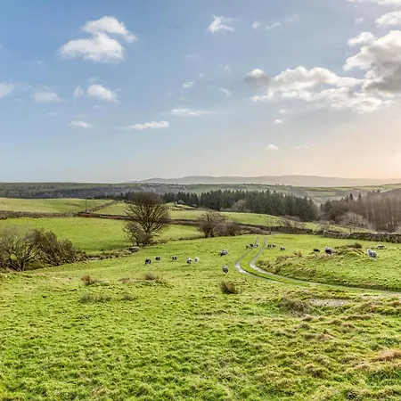 4 Bed In Broughton Mills 75286 Holiday home Seathwaite