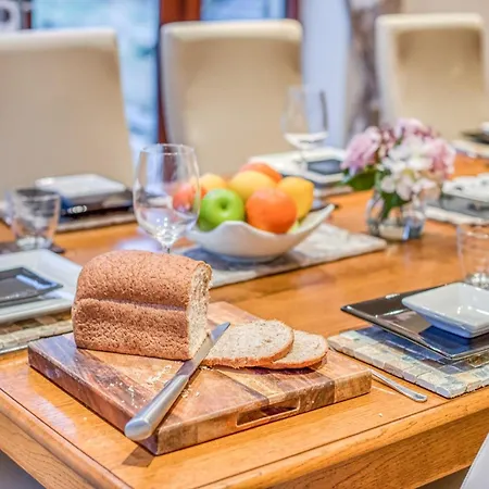 4 Bed In Broughton Mills 75286 *